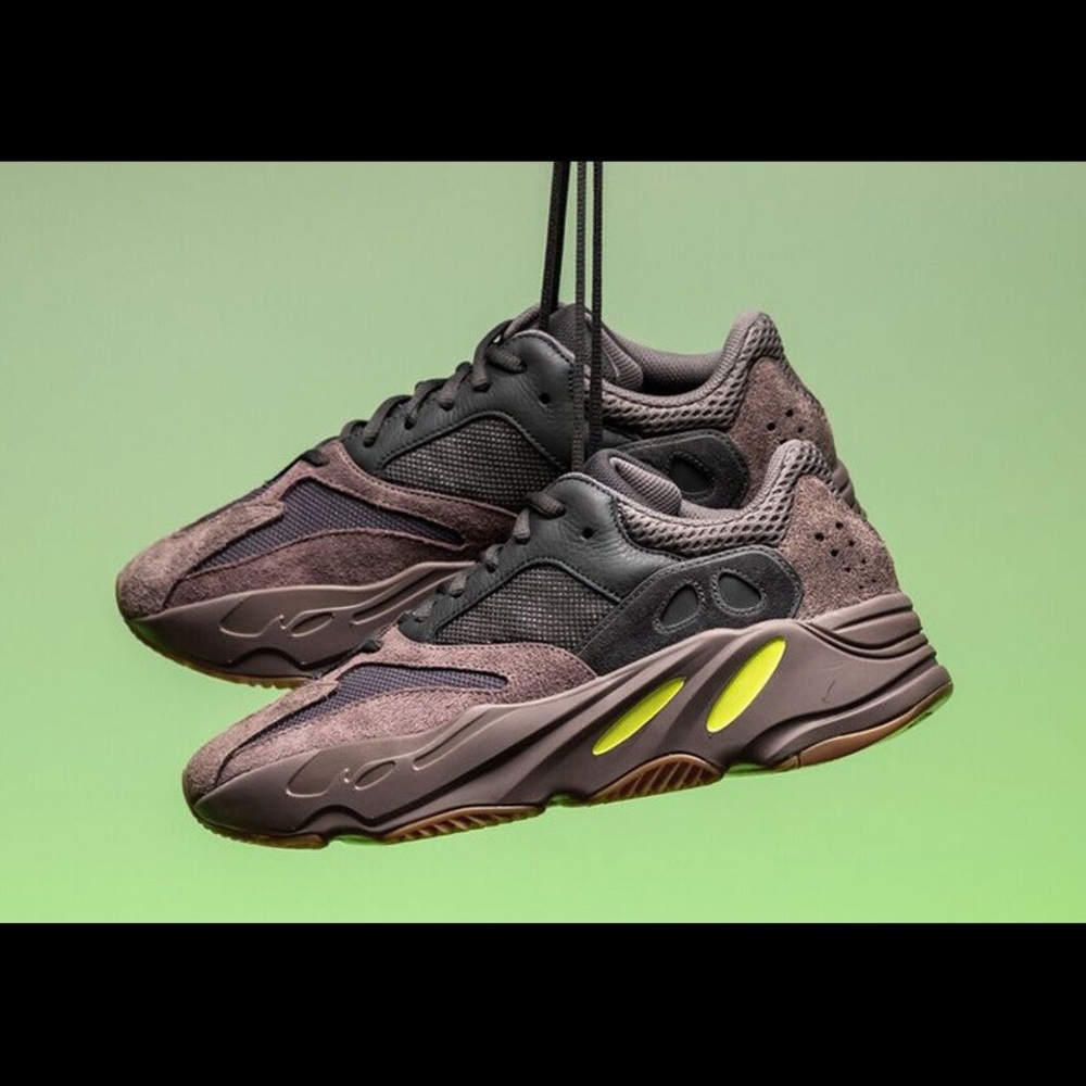 Yeezy 700 Mauve: women’s 8.5, men’s 7